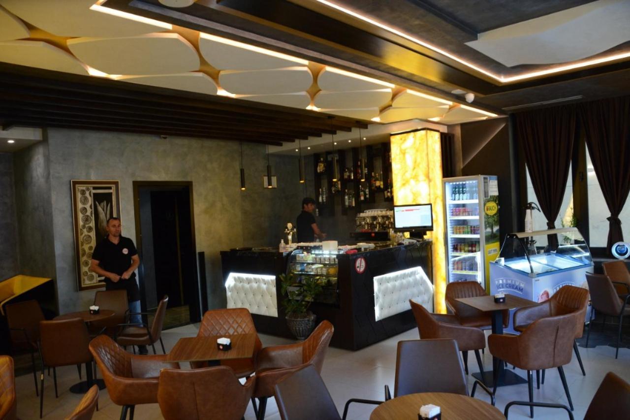 Royal Hotel Peshkopi Albania Bagian luar foto